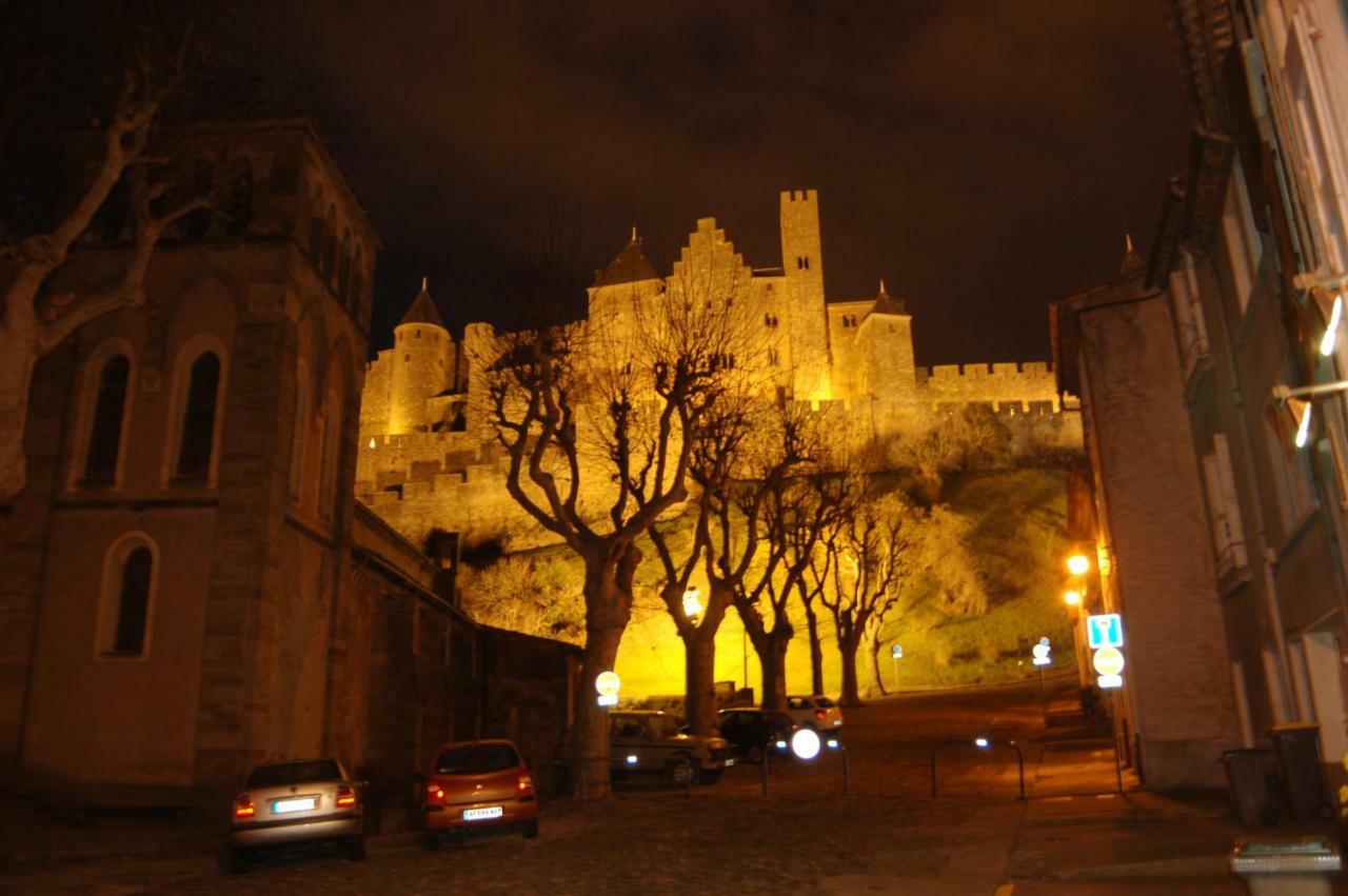 Maison Des Remparts Nichee Sous La Cite Carcassonne Exterior foto