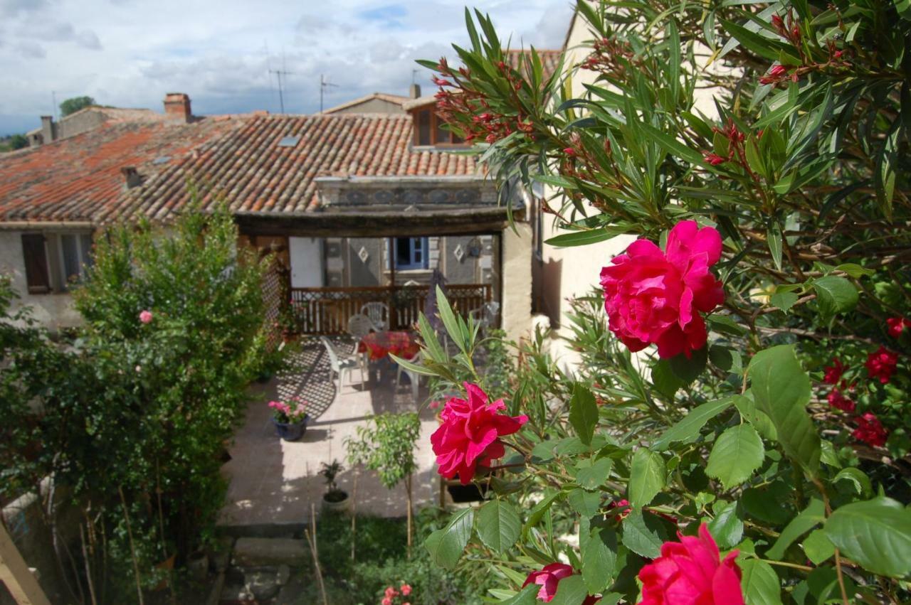 Maison Des Remparts Nichee Sous La Cite Carcassonne Exterior foto