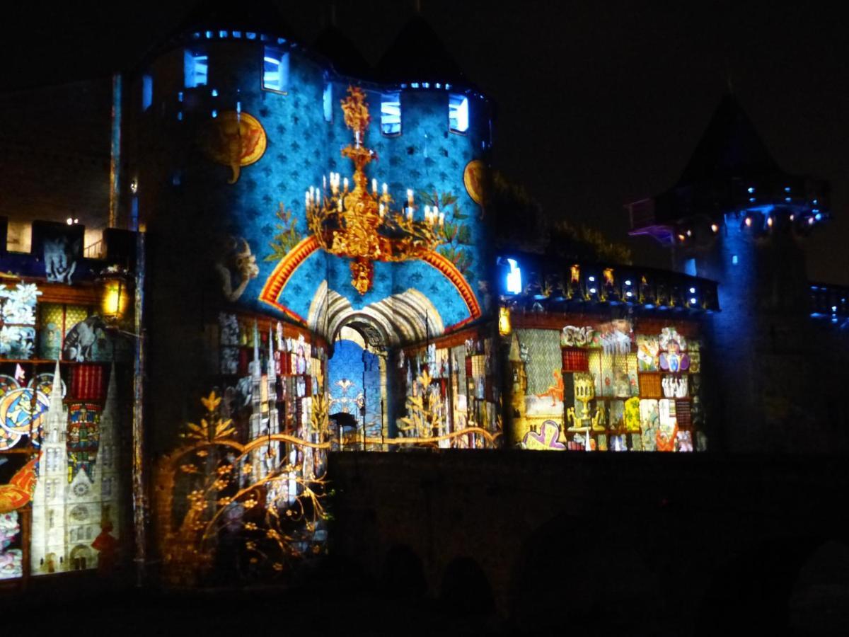 Maison Des Remparts Nichee Sous La Cite Carcassonne Exterior foto